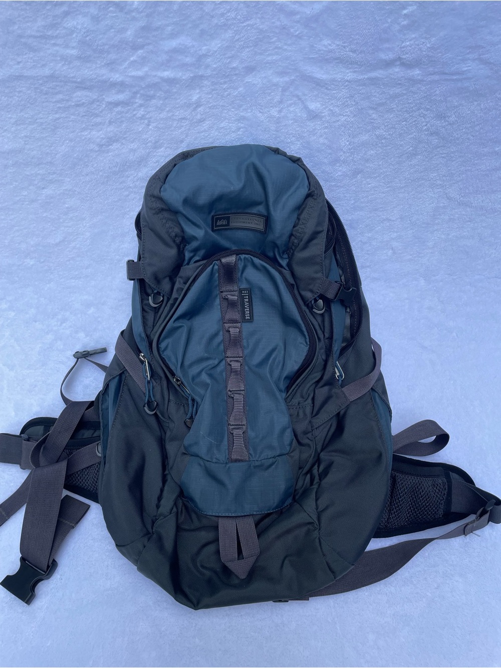 REI Teal and Black Daypack – Technical Hiking Backpack